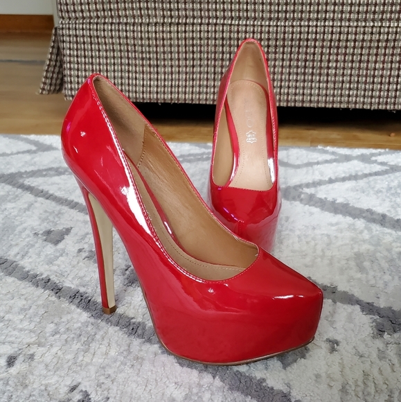 LIKE NEW Red Aldo 6 inch heels - Picture 2 of 3